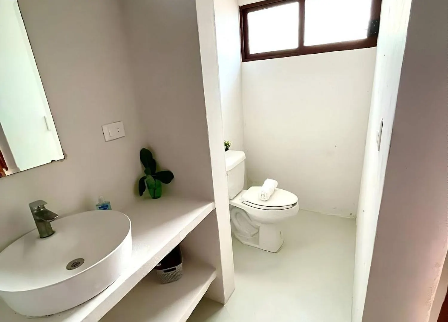 Bungalow Unico En Holbox Con Alberca Privada, En Una Propiedad Que Solo Tiene 3 Unidades. B1